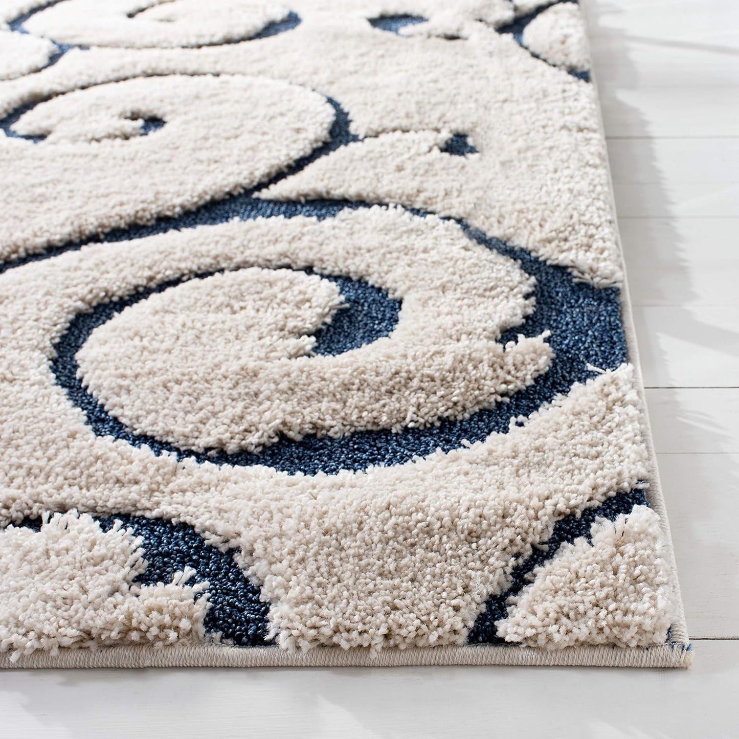 SAFAVIEH Florida Shag Collection 4' Round Cream/Blue SG455 Scrolling Vine Graceful Swirl Textured Non-Shedding Living Room Bedroom Dining Room Entryway Plush 1.2-inch Thick Area Rug