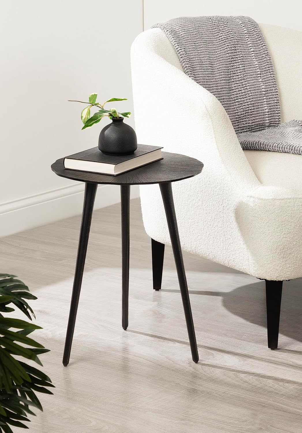 Kate and Laurel Sancia Modern Round Side Table, 16 x 16 x 20, Silver, Sand Casted Aluminum Bedside Table for Display and Storage as a Bedroom Nightstand or Living Room Accent