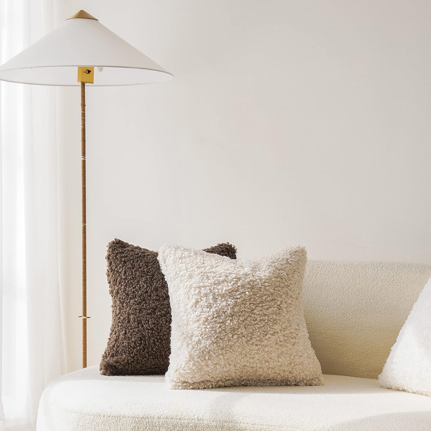 Foindtower 2 Pieces 24x24 Inch Neutral Cream, Faux Fur Throw Pillow Cover Accent Sherpa Pillow Fuzzy Soft Pillowcases Sheepskin Decorative Fleece Cushion Case for Bed Couch Living Room