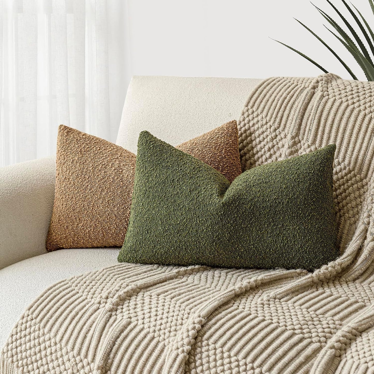 Foindtower Pack of 2 Modern Textured Boucle Throw Pillow Covers Accent Solid Decorative Lumbar Pillow Cases Cozy Couch Cushion Case for Chair Sofa Bedroom Living Room Home Decor, 12 x 20 Inch,Green