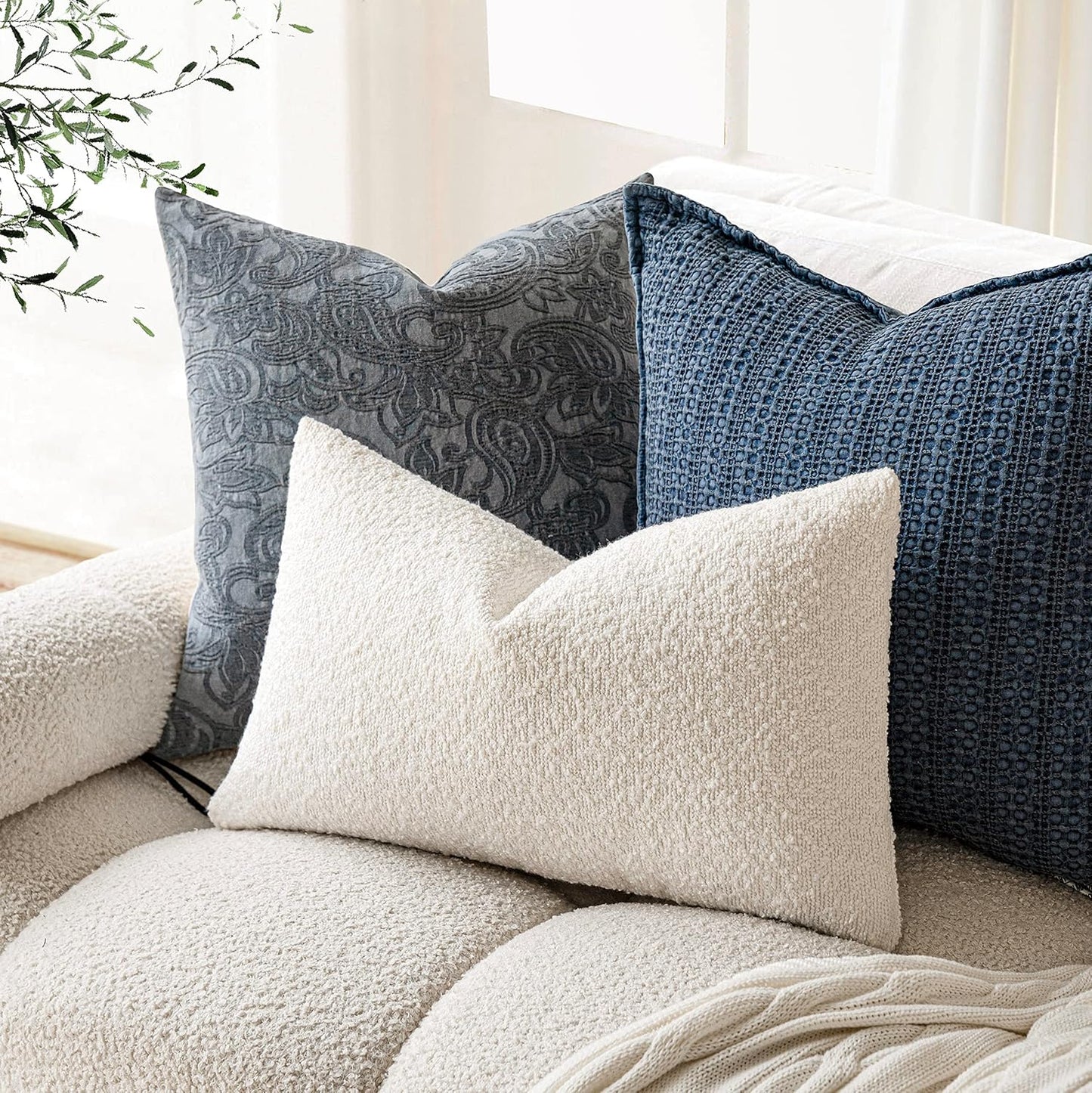 Foindtower Pack of 2 Textured Boucle Throw Pillow Covers Accent Solid Lumbar Pillow Cases Cozy Soft Decorative Couch Cushion Case for Chair Sofa Bedroom Living Room Home Decor, 12 x 20 Inch,White