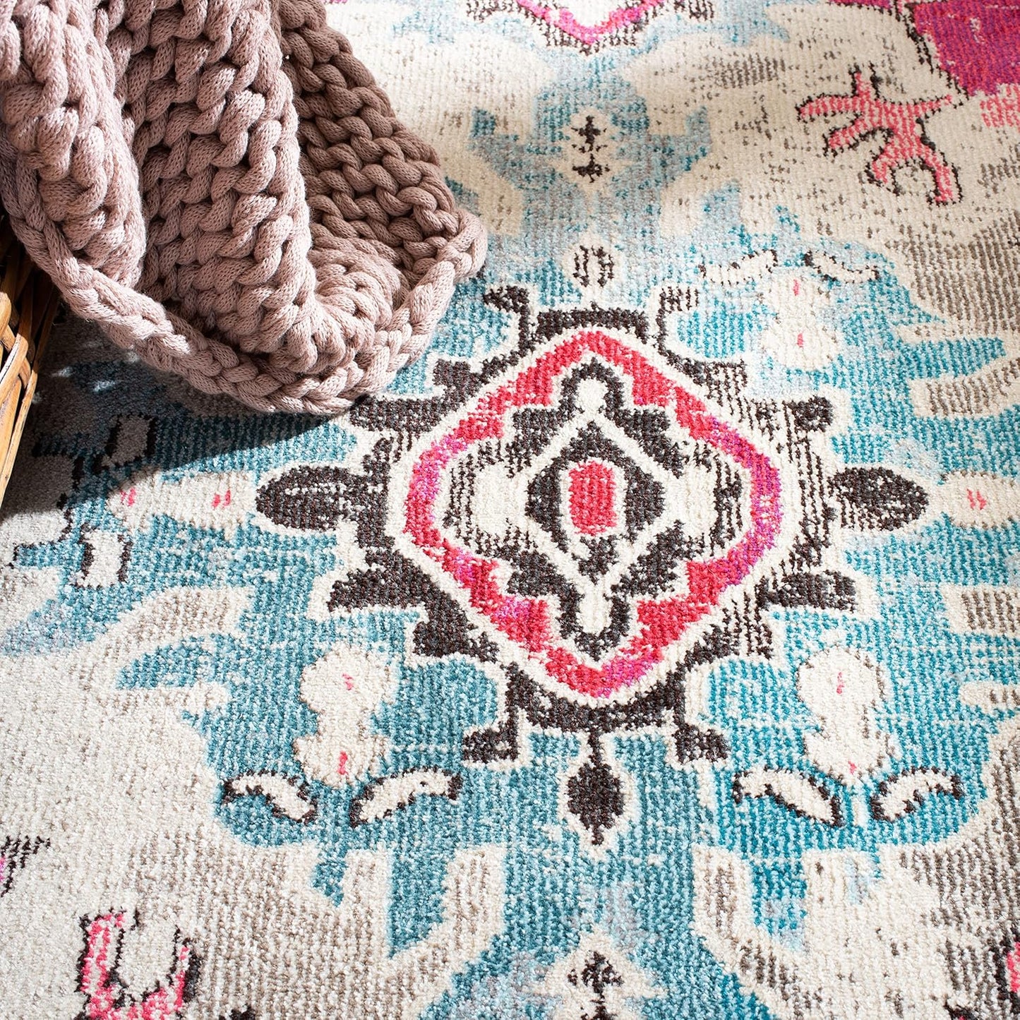 SAFAVIEH Monaco Collection Area Rug - 3' Round, Pink & Multi, Boho Chic Medallion Distressed Design, Non-Shedding & Easy Care, Ideal for High Traffic Areas in Living Room, Bedroom (MNC243D)