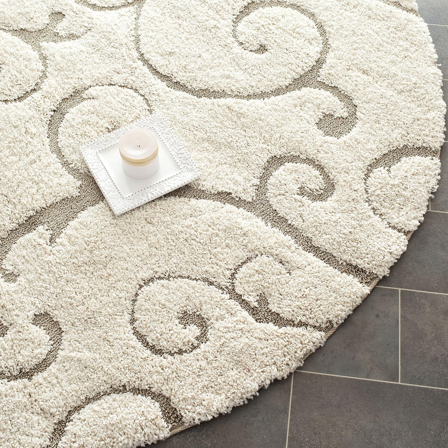 SAFAVIEH Florida Shag Collection Area Rug - 9' Round, Cream & Beige, Scroll Design, Non-Shedding & Easy Care, 1.2-inch Thick Ideal for High Traffic Areas in Living Room, Bedroom (SG455-1113)